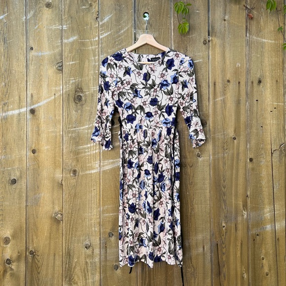 Pink Floral Lace-Up Side Bellsleeve Midi Dress 🌿 - Picture 10 of 12